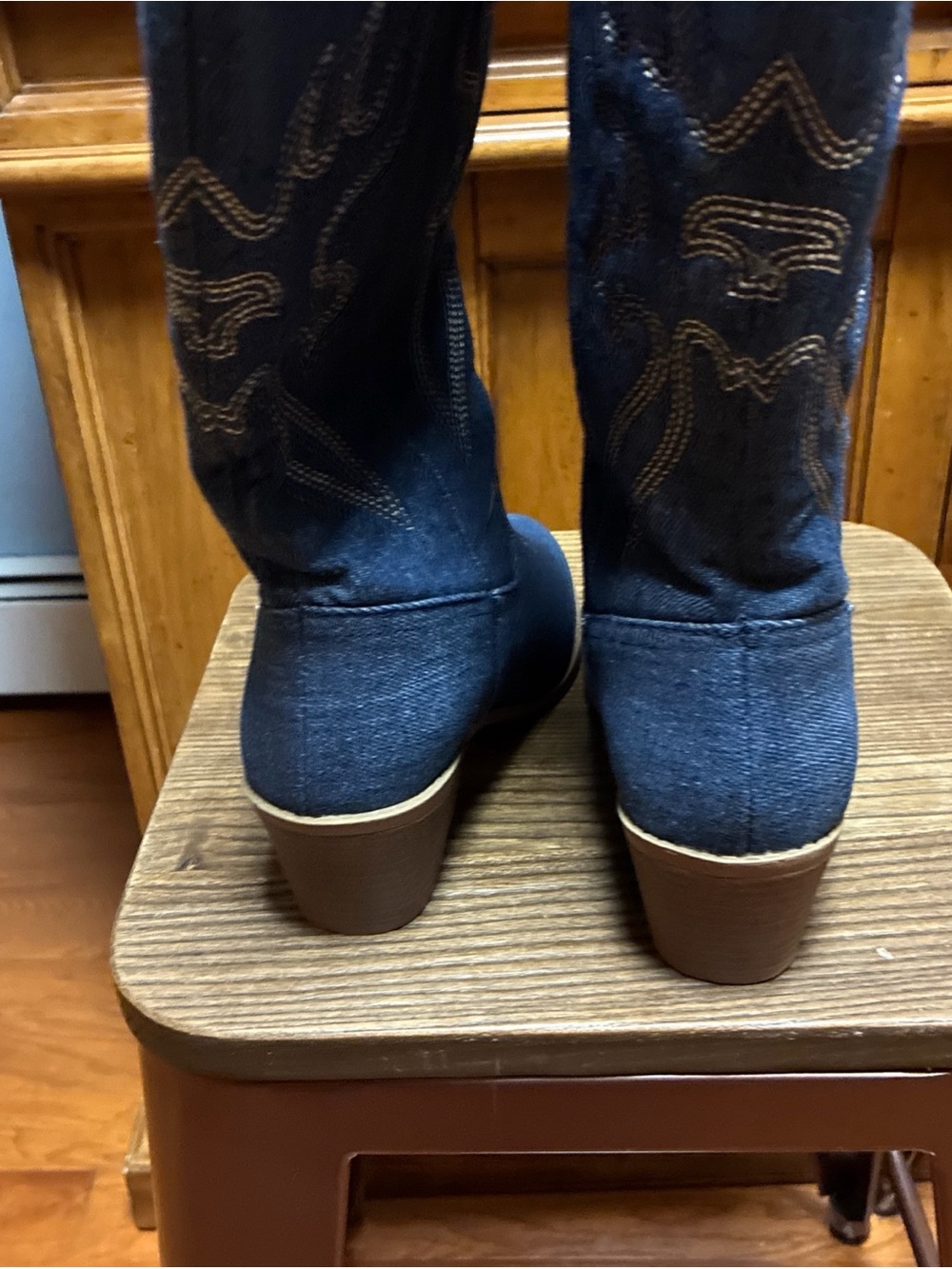 Forever Denim Western Cowboy Boots with Embroidered Detail size 6 - Picture 4 of 9